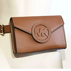Michael kors brown leather fanny pack s/m